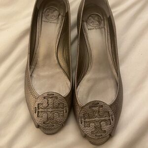TORY BURCH peek-a-boo toe shoes. Silver, leather. Size 10. Excellent condition.